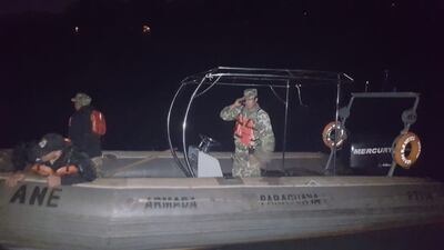 Personal de la Base Naval del Este inició anoche el trabajo de búsqueda.