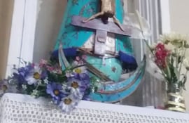 la-imagen-de-cristo-crucificado-quedo-enganchada-en-posicion-invertida--02943000000-1766079.jpg