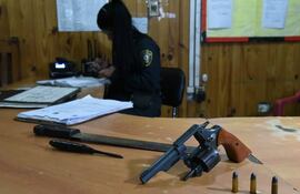 tres-hombres-detenidos-por-portar-armas-70907000000-1742534.jpg