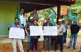los-campesinos-presentaron-su-pedido-para-reactivar-el-cultivo-del-algodon-en-la-oficina-de-la-deag-de-horqueta--225037000000-1504590.jpg