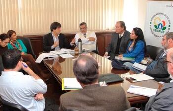 analizaran-reglamento-para-reconocimiento-de-laboratorios-de-calidad-de-plaguicidas-90301000000-1474277.jpg