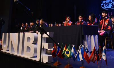 Nuevos licenciados recibieron sus títulos.