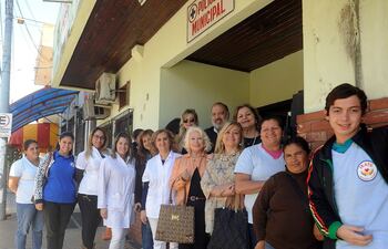 representantes-del-club-soroptimist-millennium-de-la-policlinica-municipal-y-la-comuna-capitalina-y-beneficiarios-del-programa--224031000000-1491278.jpg
