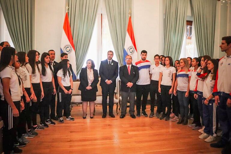 La delegación de los Panamericanos fue abanderada en el Palacio de los López.