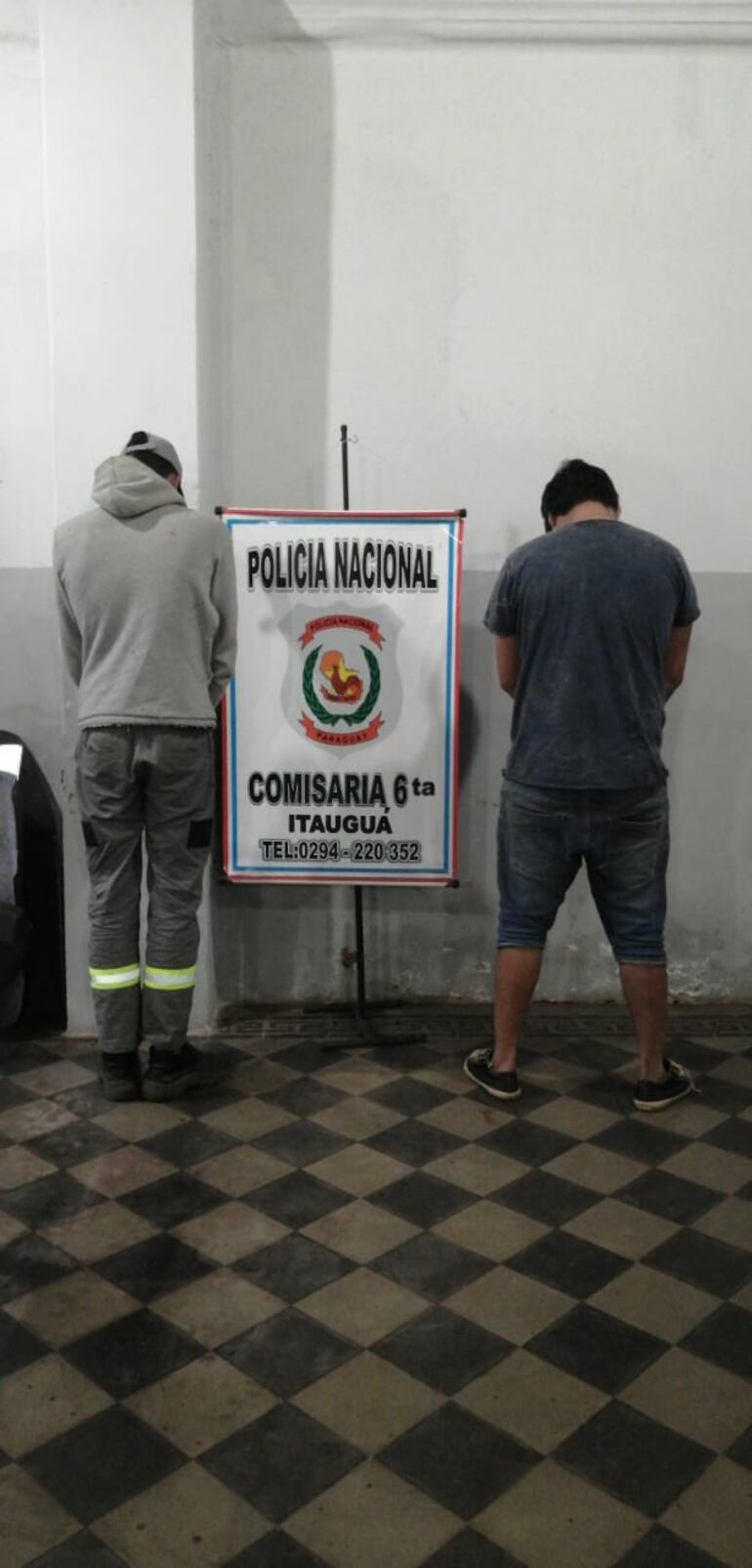 Dos hombres fueron detenidos por el presunto robo de una motocicleta en Itauguá.