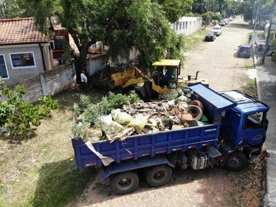 Minga ambiental realizada en Villa Elisa.