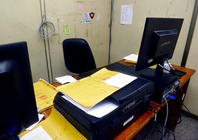 En casi todas las oficinas del Juzgado de Faltas municipal,  las impresoras no funcionan  por la falta de tinta. Tampoco hay hojas para imprimir. Los funcionarios se ven imposibilitados.