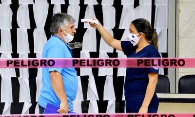 Para el ingreso a las sedes judiciales, los usuarios, abogados y funcionarios deben pasar por varios controles sanitarios.