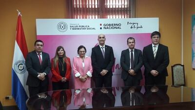 Representantes del Ministerio de Salud y la Assistance publique – Hôpitaux de Paris (AP-HP) Internacional participaron del acto de compromiso.