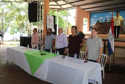 Autoridades gubernamentales y municipales participaron de una audiencia pública donde los propios representantes electos justificaron la actividad ilegal del contrabando.