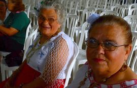 abuelitos-festejan-su-dia-33842000000-1323067.jpg