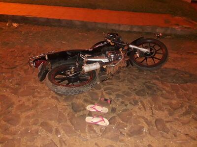 El accidente ocurrió en una calle empedrada en el barrio San José de Ciudad del Este.