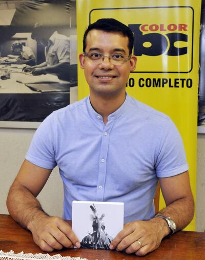 El joven guitarrista clásico José Carlos Cabrera presentará esta noche, en concierto, su primer lanzamiento discográfico llamado “Oración”, que está dedicado a la música de Agustín Pío Barrios. La entrada al recital será de acceso libre y gratuito.