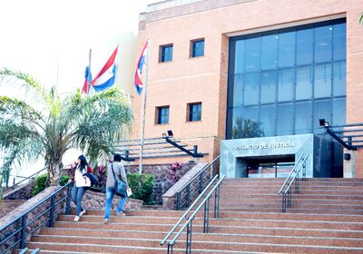 Fachada del Palacio de Justicia de Concepción, donde los jueces deben cumplir horario estricto de 7:00 a 13:00.