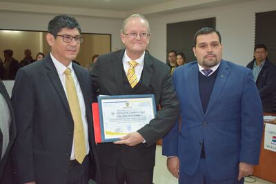 el presidente de la Junta Municipal Christian Valdez, Fabián Cáceres y el concejal Manuel Achucarro.