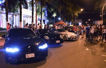 la-exposicion-fue-frente-a-la-plaza-y-a-la-municipalidad--213115000000-1552107.jpg