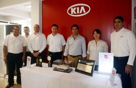 garden-automotores-sa-recibio-importantes-galardones-de-la-empresa-kia-motors-corporation--213013000000-1571893.jpg
