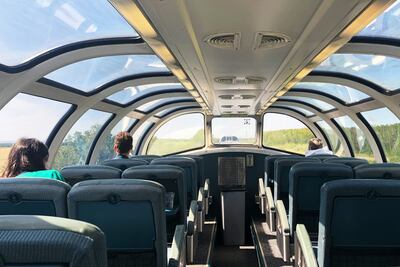 Más cerca del cielo: piso superior del vagón con vista panorámica.