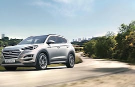 la-tercera-generacion-del-hyundai-tucson-llaga-para-impresionar-con-un-diseno-renovado-y-cargado-de-tecnologia-de-ultima-generacion-creando-un-ambien-234948000000-1779008.jpg