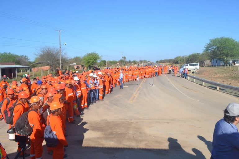 Unos 800 obreros trabajan en la zona para ejecutar la obra.