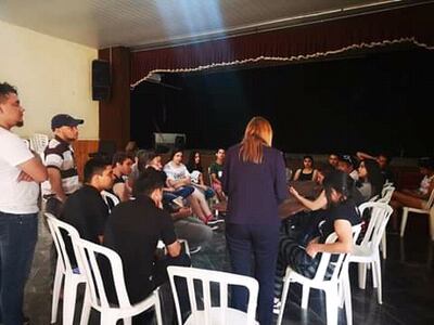 Artistas de diferentes partes del país formaron parte del corredor cultural “Tejer la escena”, que tuvo lugar en la ciudad de Itauguá. La actividad fue llevada a cabo por el grupo de Arte teatro Rupave Sypave. El objetivo es incentivar la innovación aceptando las diferentes teatralidades.