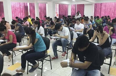 Como si fueran acompañantes infaltables, el miedo y la ansiedad se apoderan de la mente del joven, a días de su examen de ingreso.