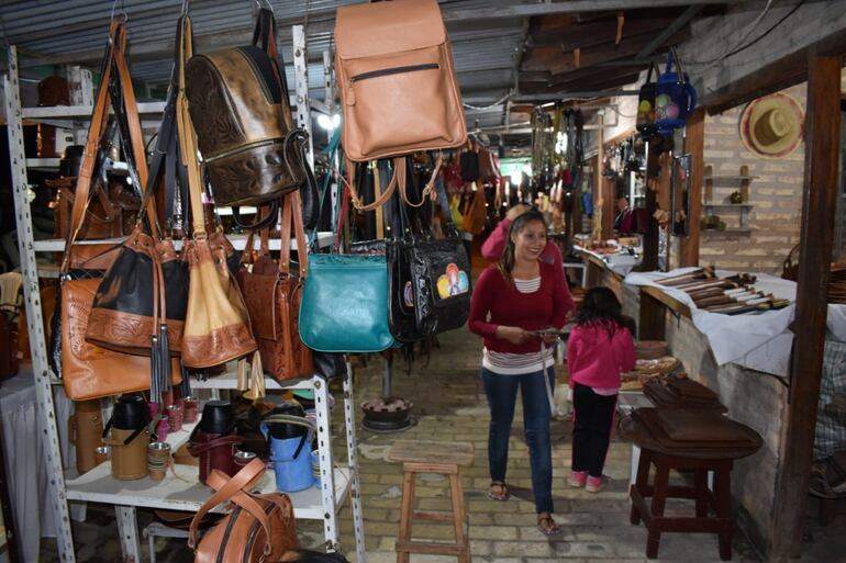 Lanzamiento de la Expo Cuero Atyrá se realizó esta noche