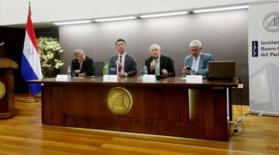 Thomas Field, Anthony Kium, Terry Miller y Ricardo Rodríguez Silvero durante la exposición en el BCP.