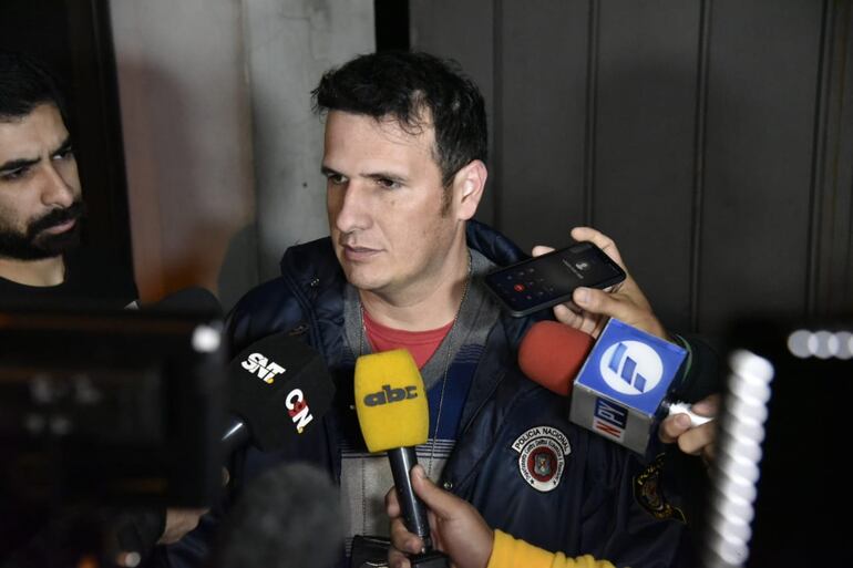 Subcomisario Alcides Añazco, de Delitos Económicos.