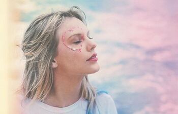 Taylor Swif comienza un nuevo capítulo musical olvidando la etapa vengativa de “Reputation”.