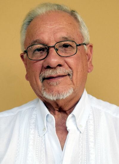 Monseñor Enrique Alberto Meyer Canillas, cura rector.