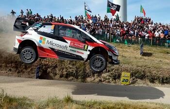 el-piloto-estonio-ott-tanak-se-impuso-ayer-en-el-rally-de-portugal-septima-cita-del-mundial-wrc-llevando-al-limite-al-toyota-yaris-wrc-para-mantener-200621000000-1838690.jpg