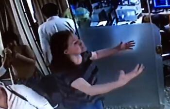 Momento de desesperación vivieron familiares del pequeño Renato en Urgencias del Migone.