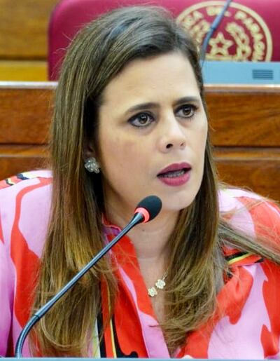 Kattya González (PEN), diputada por el departamento Central, una de las autoras del proyecto de ley que crea un fondo.