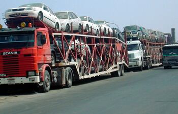 importadores-de-vehiculos-usados-pueden-seguir-trayendo-aquellos-que-tengan-mas-de-10-anos-de-antigedad--211629000000-1515747.jpg