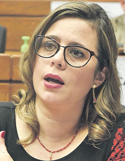 La diputada Kattya González (PEN) pidió a sus colegas aplicar el artículo 201 de la Constitución Nacional.