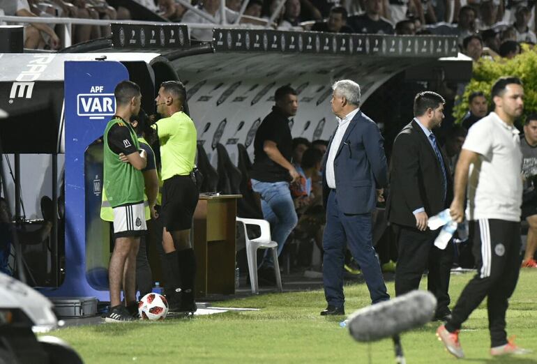 El VAR fue consultado en numerosas oportunidades.