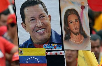 hugo-chavez-equiparado-a-cristo-como-lo-han-hecho-en-diversas-oportunidades-los-seguidores-del-caudillo-afp-215932000000-505396.jpg