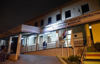 fachada-del-centro-nacional-de-quemaduras-y-cirugias-reconstructivas-donde-quedaron-internados-los-reclusos-en-condiciones-mas-graves-tras-el-amotina-233630000000-1629801.jpg