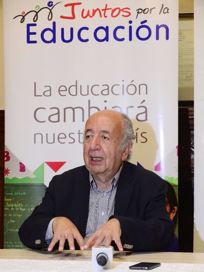 Bernardo Toro. Pensador colombiano, matemático, físico, filósofo y magíster en investigación y tecnologías educativas.