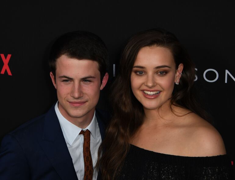 Los actores Dylan Minnette y Katherine Langford de la serie "13 Reasons Why".