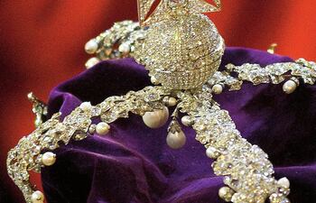 el-diamante-koh-i-noor-o-montana-de-luz-parte-de-las-joyas-de-la-corona-britanica-es-uno-de-los-mas-celebres-de-la-historia-y-no-es-de-extranar-que-223748000000-1633916.jpg
