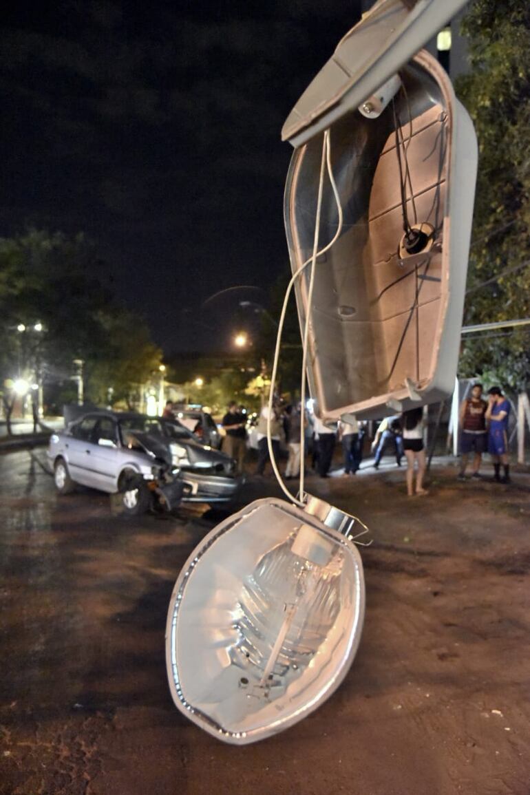 Accidente sobre Aviadores del Chaco esta madrugada.