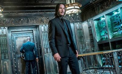Keanu Reeves encarna a un vengativo asesino en la saga John Wick.