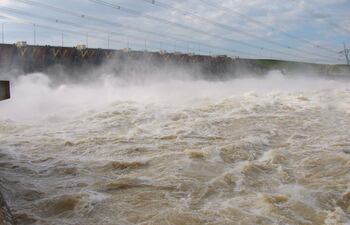 el-unico-factor-insustituible-en-un-proyecto-de-aprovechamiento-hidroelectrico-es-el-agua-mas-del-80-de-las-tierras-que-inunda-el-embalse-de-yacyret-215719000000-1513013.jpg