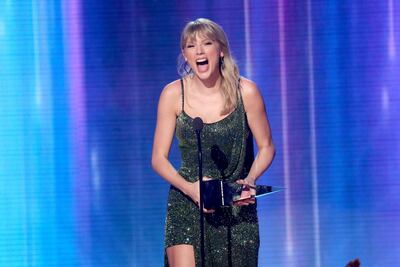 Taylor Swift recibió seis premios durante la noche de los AMAs.