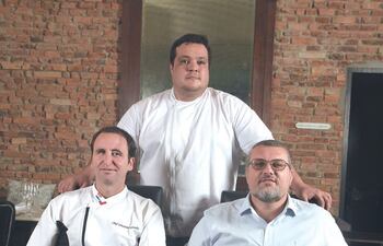 sebastian-saavedra-andre-magon-e-ivan-ovelar-chef-ejecutivo-del-factoria-hotel--204254000000-1647502.jpg