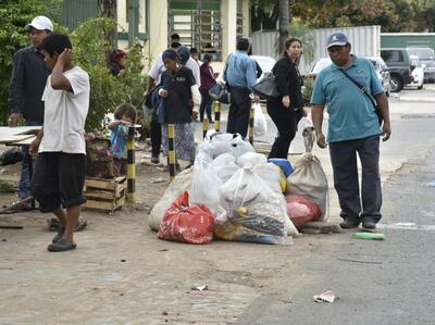 Oficiales de la Comisaría 9° Metropolitana trasladaron a los indígenas hasta el parque Caballero.