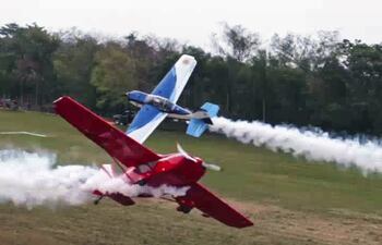 Para las demostraciones de habilidad aérea vienen como invitados pilotos argentinos.
