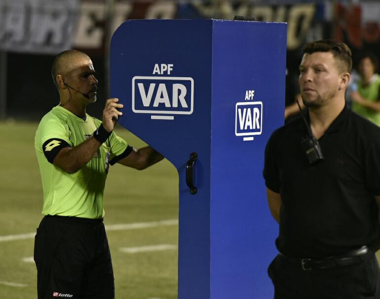 Éber Aquino, Libertad, Guaraní, VAR.